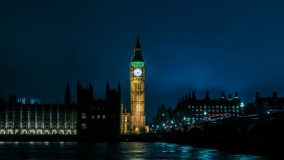 Elizabeth Tower med Big Ben i London.